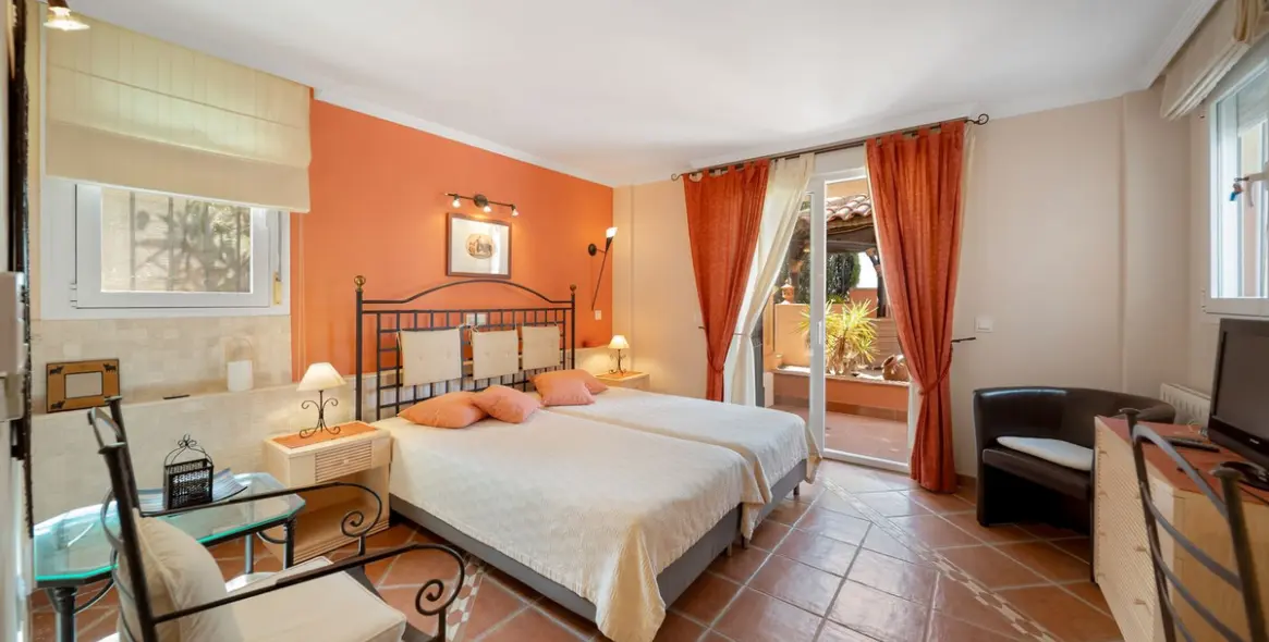 Sale of detached villa in Mijas 13