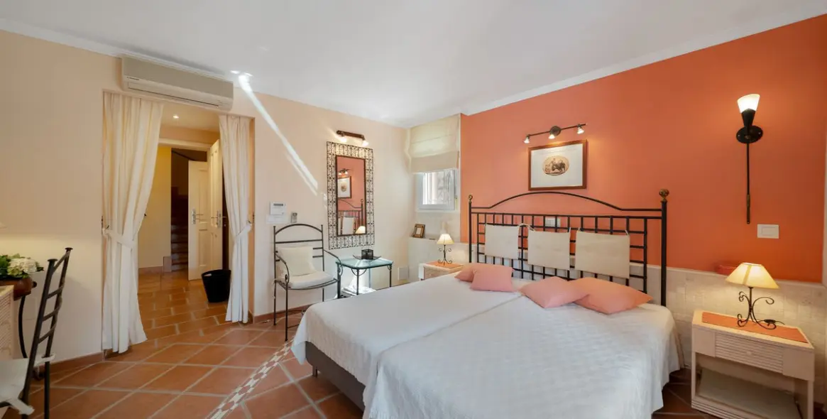 Sale of detached villa in Mijas 14