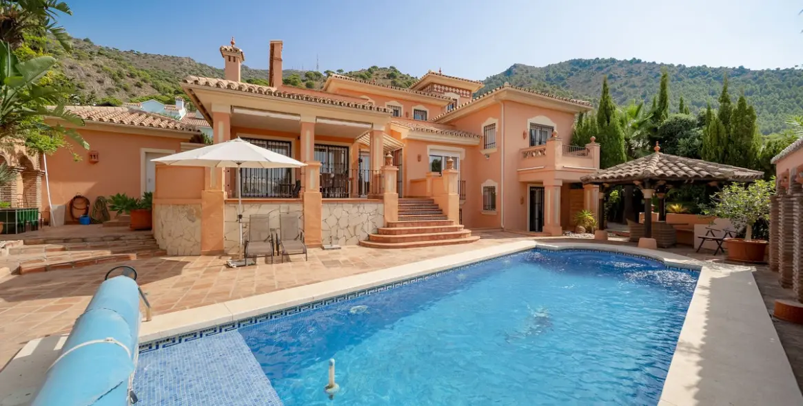 Продажа  отдельно стоящей виллы в Mijas 25