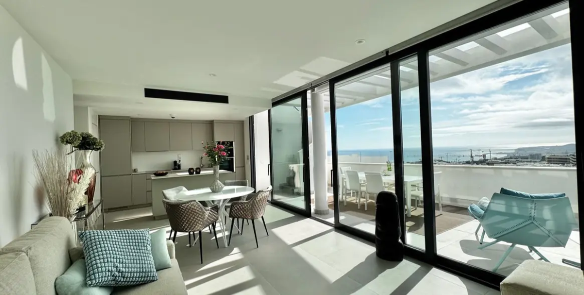 Sale of penthouse in Fuengirola 2