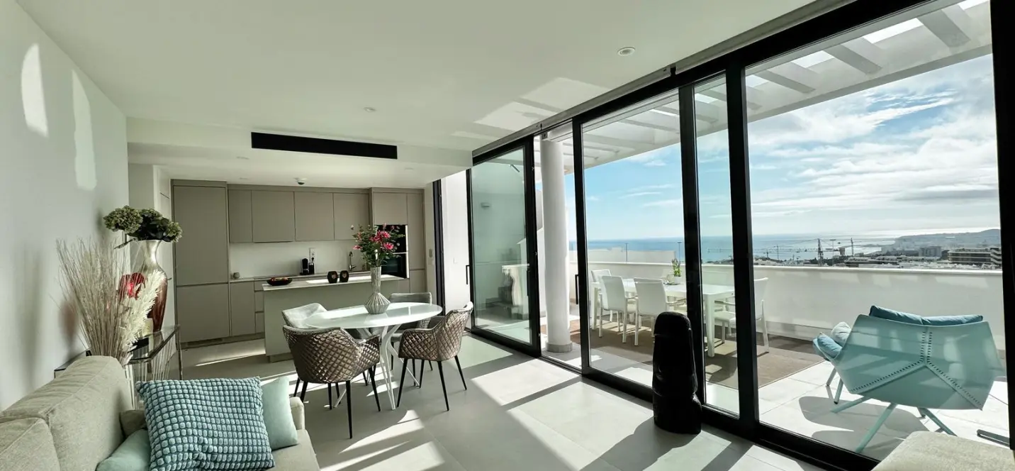 Sale of penthouse in Fuengirola 1