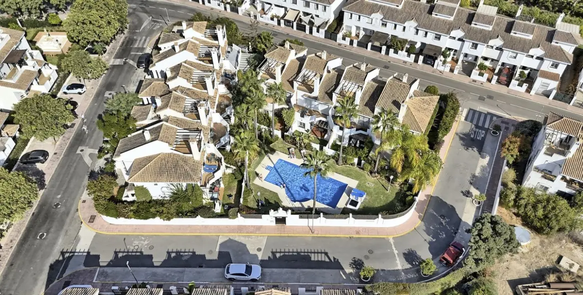 Продажа таунхауса в Nueva Andalucía 1