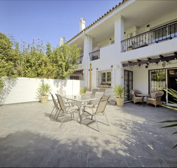 Продажа таунхауса в Nueva Andalucía