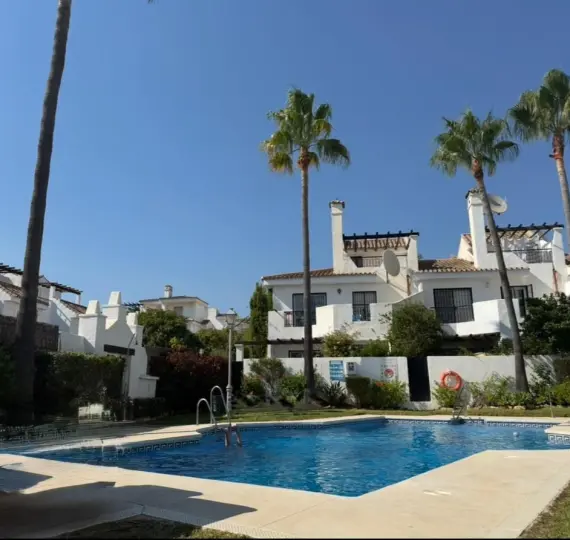 Продажа таунхауса в Nueva Andalucía