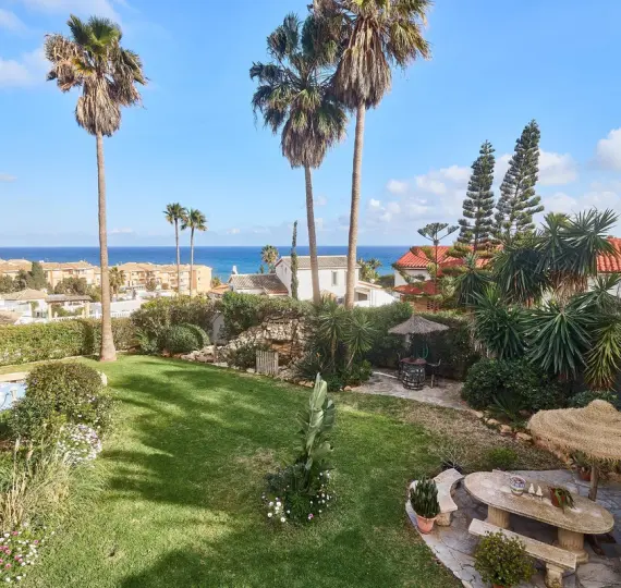 Sale of detached villa in Mijas