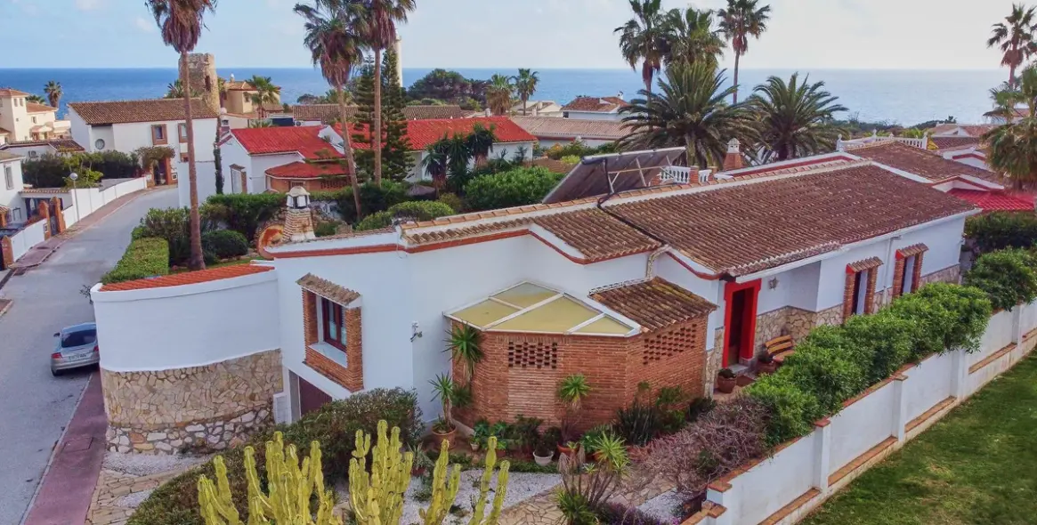 Продажа  отдельно стоящей виллы в Mijas 2