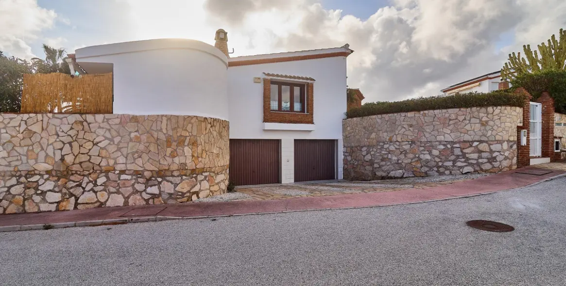 Продажа  отдельно стоящей виллы в Mijas 3