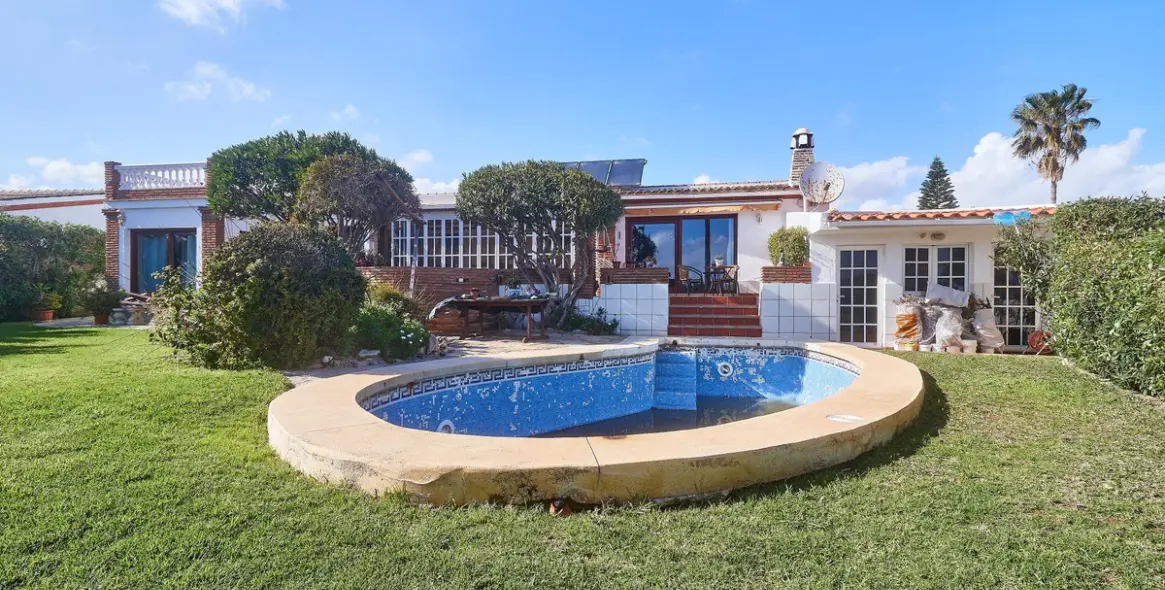 Sale of detached villa in Mijas 48