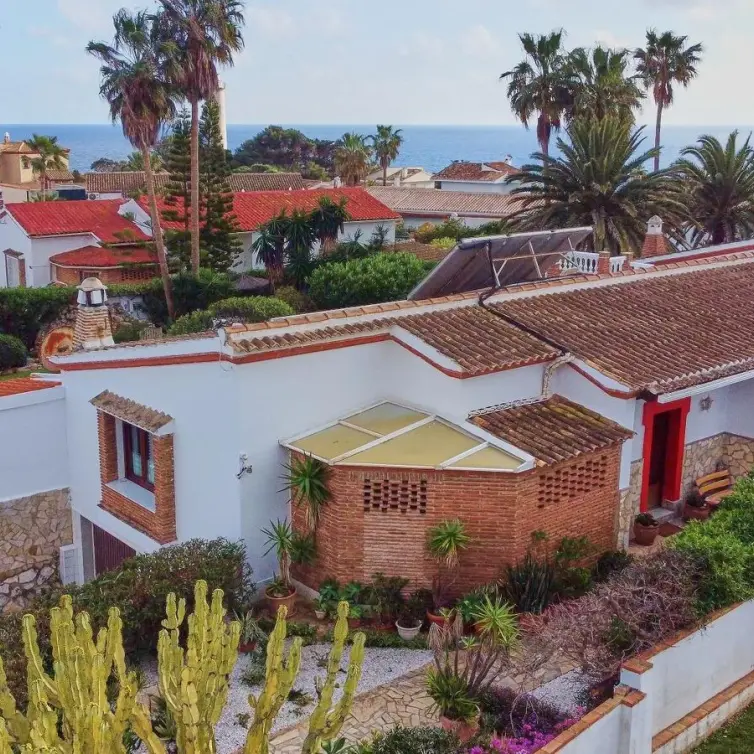 Продажа  отдельно стоящей виллы в Mijas