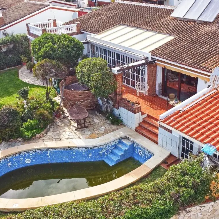 Продажа  отдельно стоящей виллы в Mijas