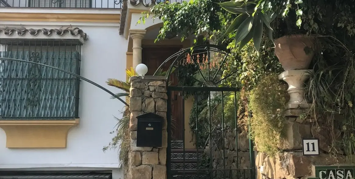 Продажа таунхауса в Estepona 1