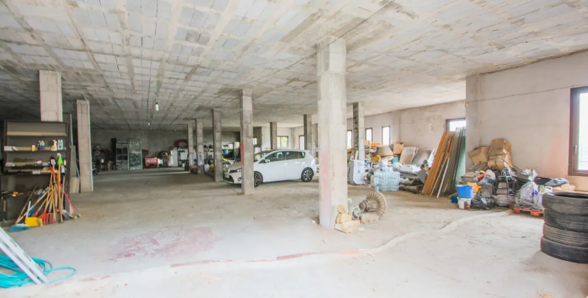 Sale of commercial premises in La Mairena 1