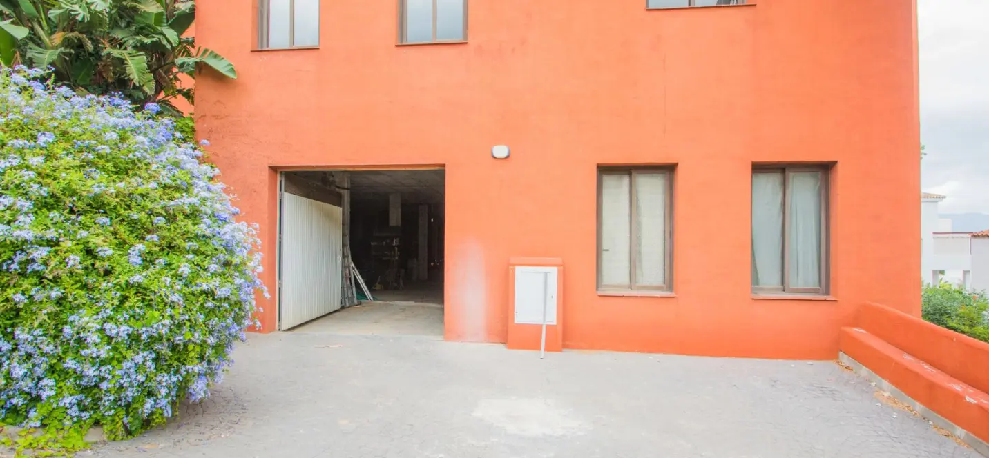 Sale of commercial premises in La Mairena 4