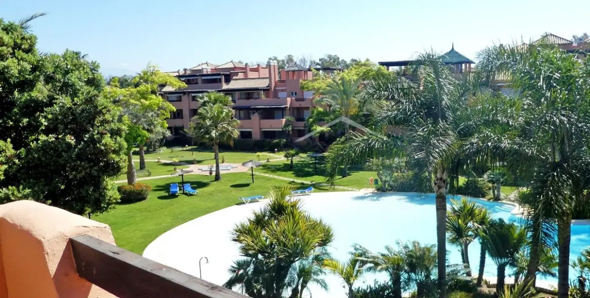Sale of penthouse duplex in Guadalmina Baja 3