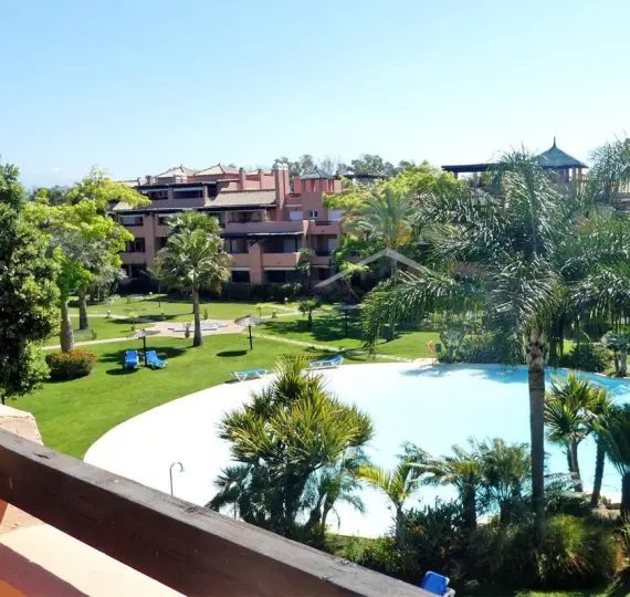 Venta de ático dúplex en Guadalmina Baja