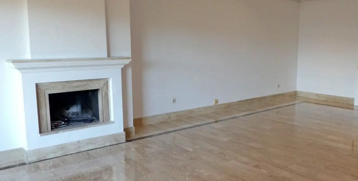 Sale of penthouse duplex in Guadalmina Baja 5