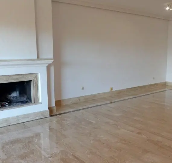 Venta de ático dúplex en Guadalmina Baja