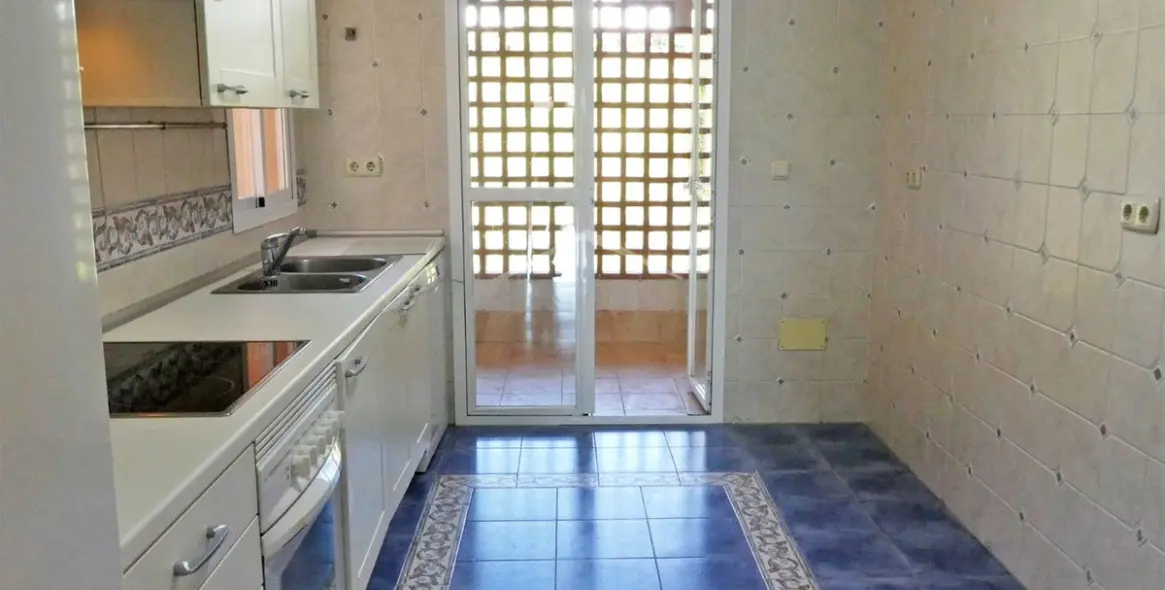 Sale of penthouse duplex in Guadalmina Baja 6