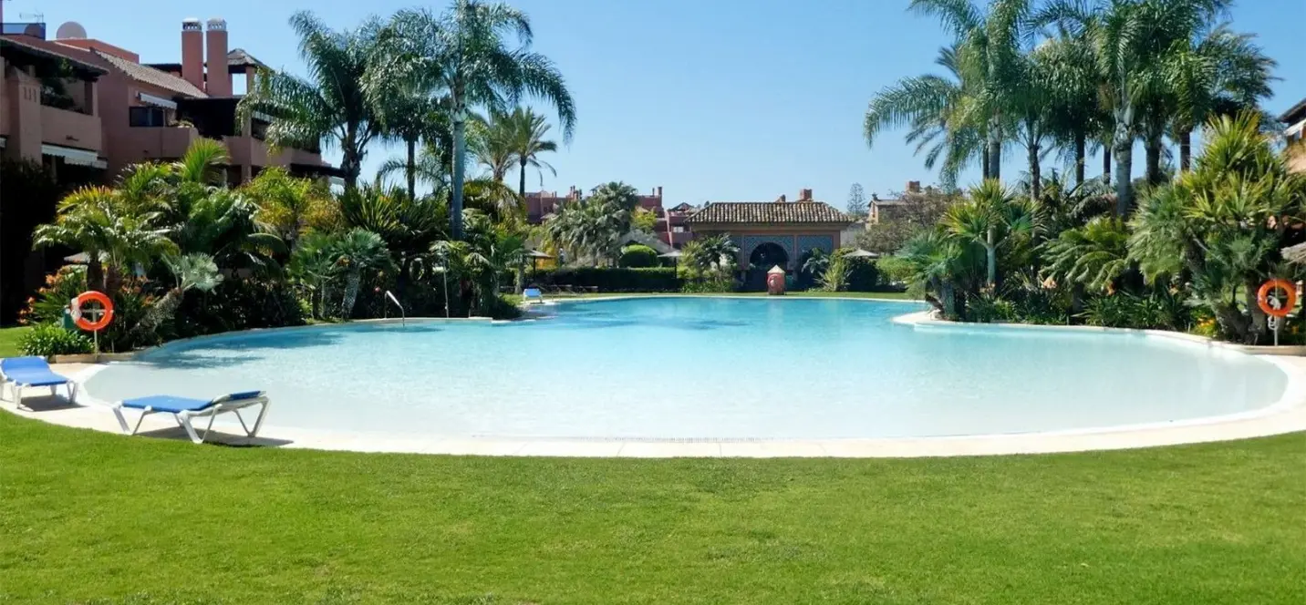 Venta de ático dúplex en Guadalmina Baja 0