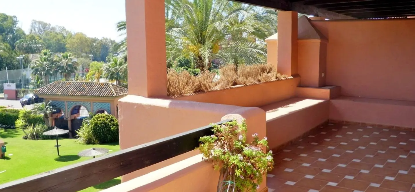 Venta de ático dúplex en Guadalmina Baja 3
