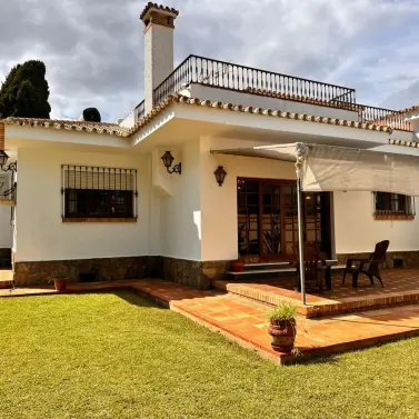 Sale of detached villa in Churriana