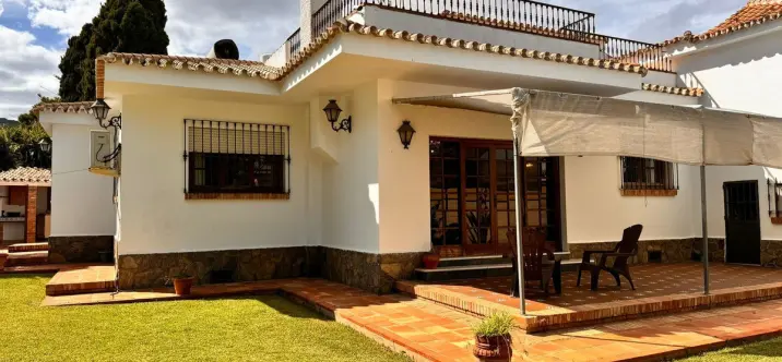 Sale of detached villa in Churriana 0