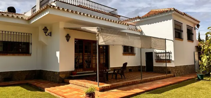 Sale of detached villa in Churriana 1