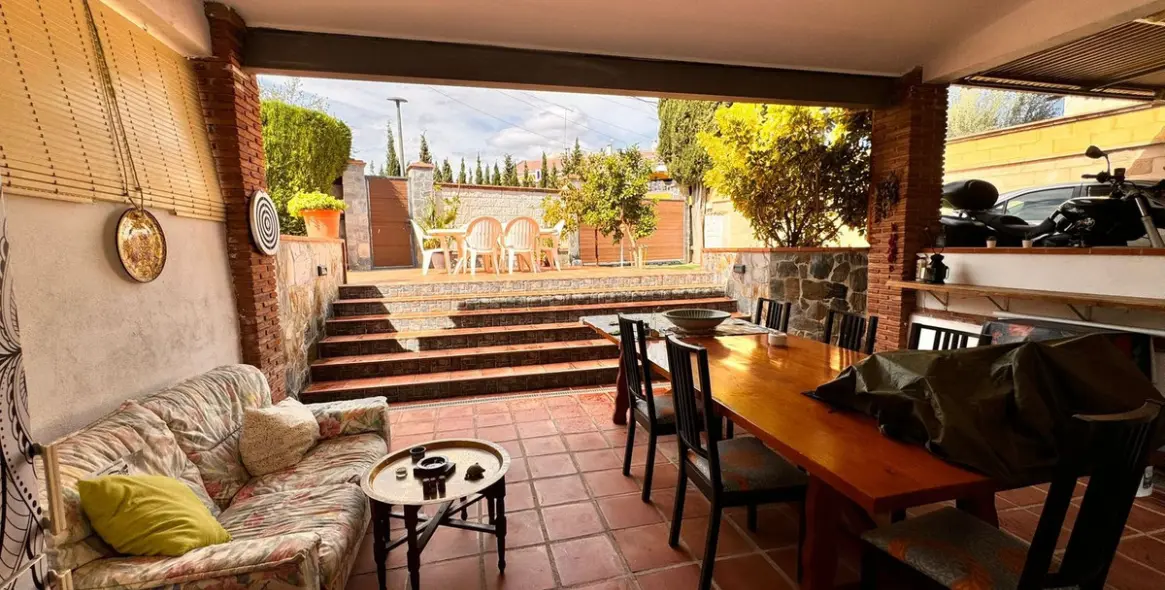 Sale of detached villa in Churriana 10