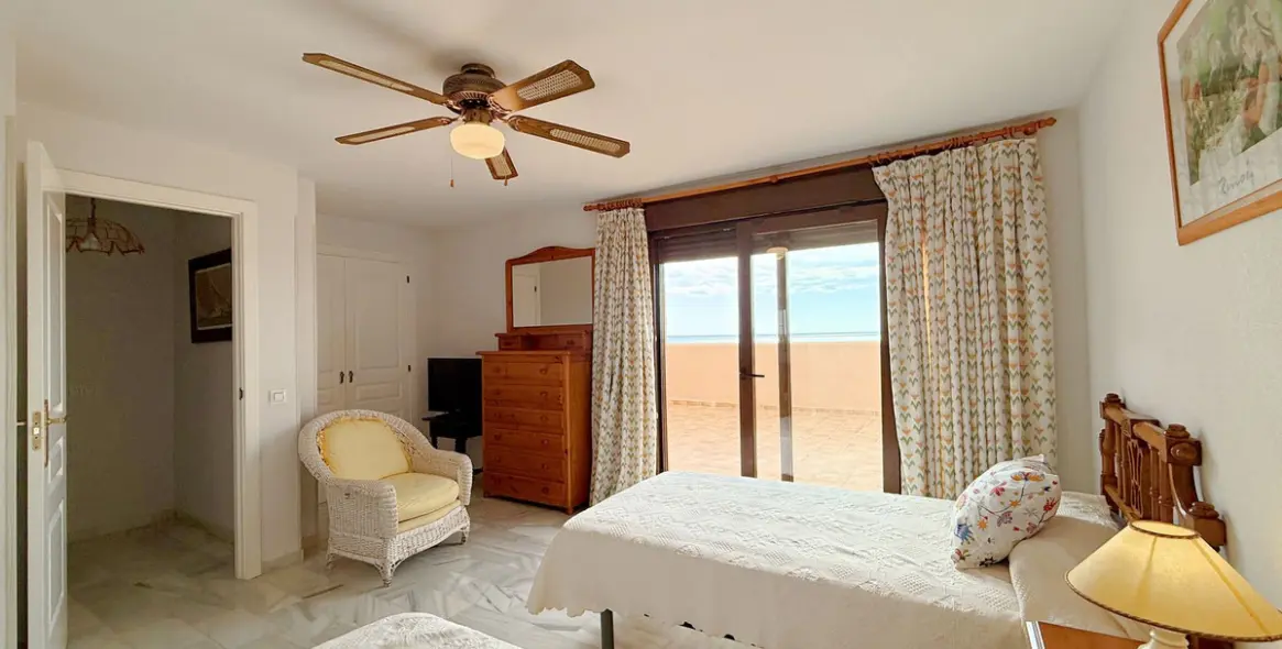 Продажа таунхауса в Casares Playa 29