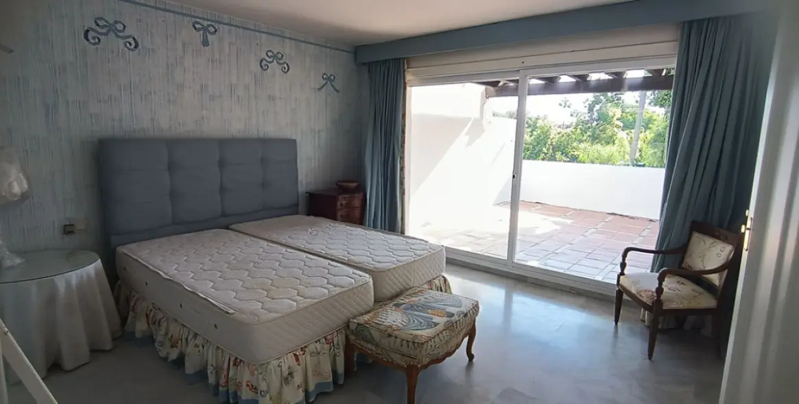 Продажа двухуровневого пентхауса в Atalaya 13