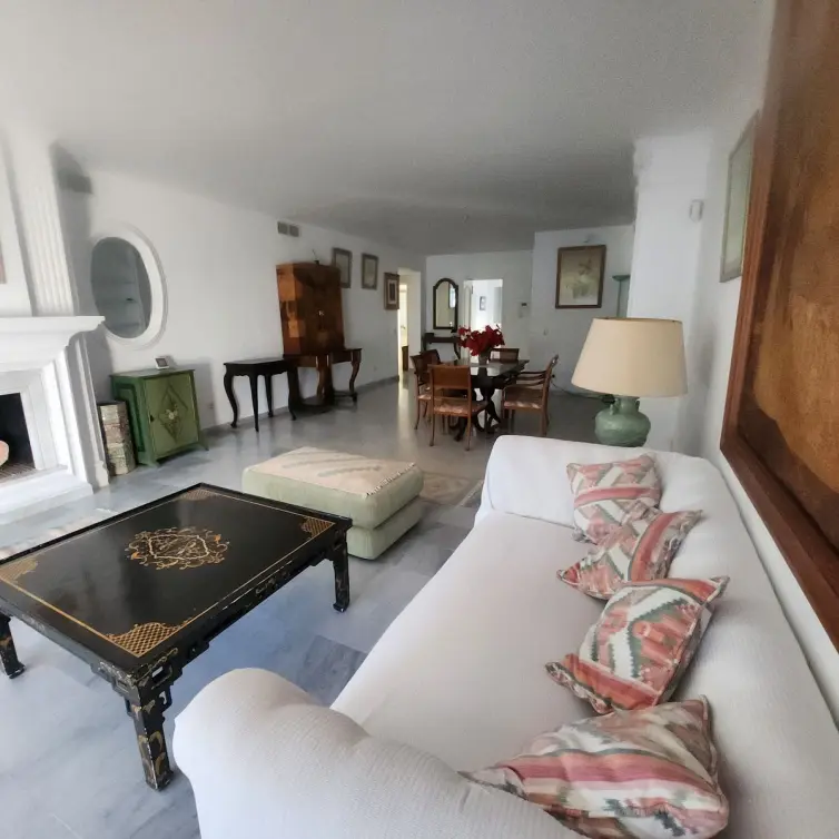 Venta de ático dúplex en Guadalmina Baja