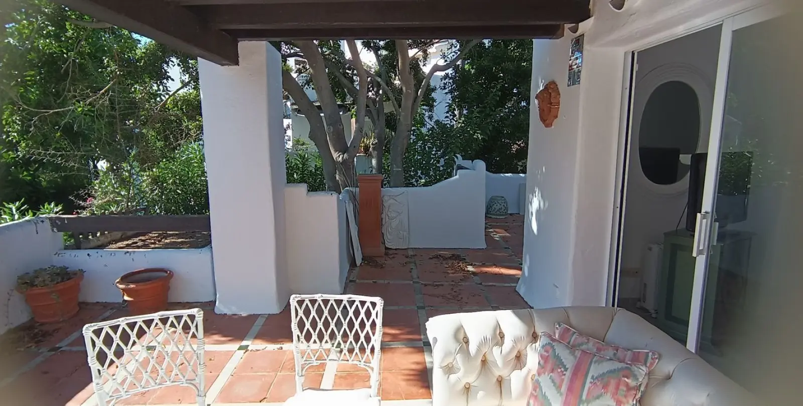 Sale of penthouse duplex in Guadalmina Baja 8