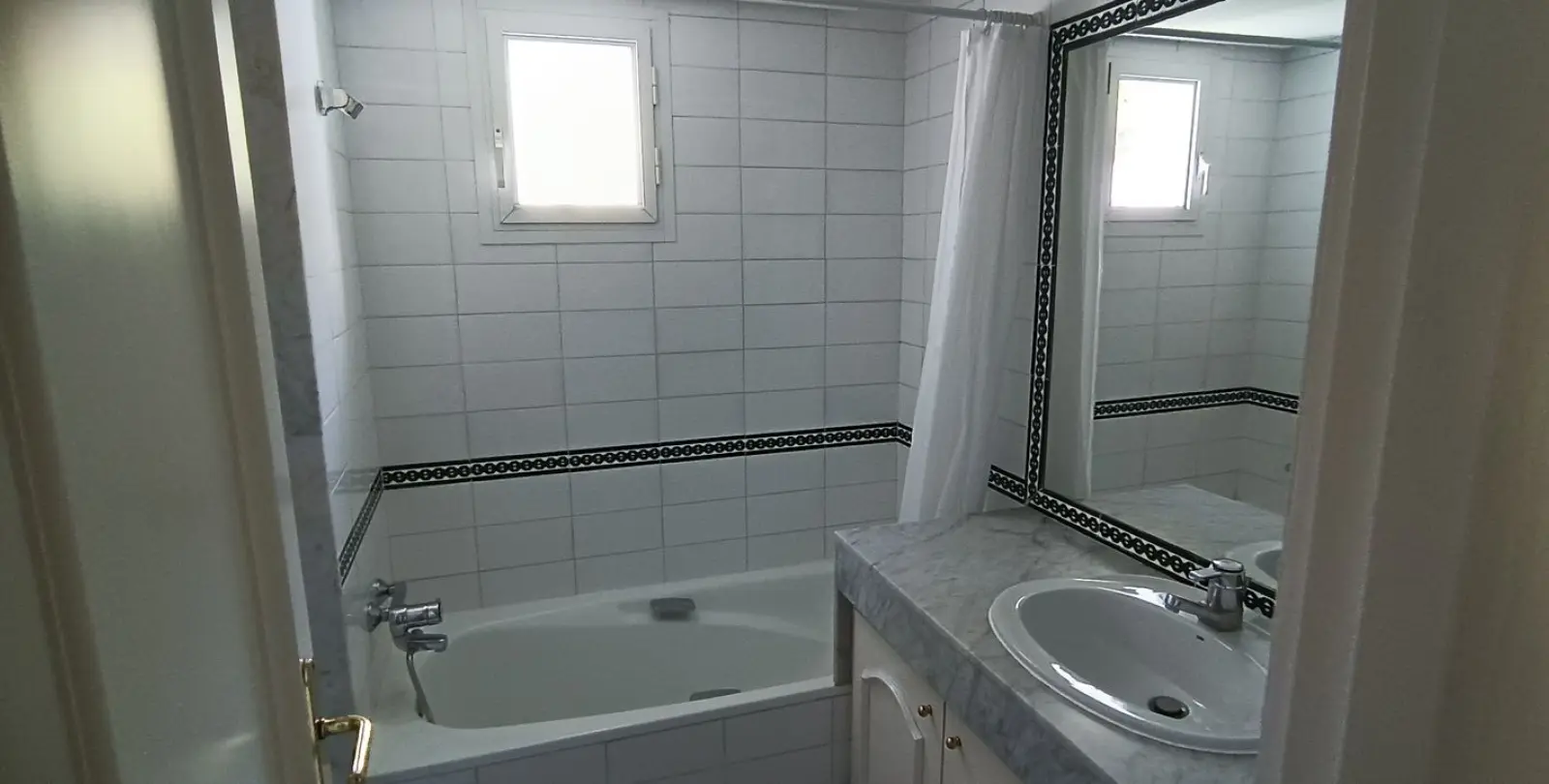 Sale of penthouse duplex in Guadalmina Baja 13