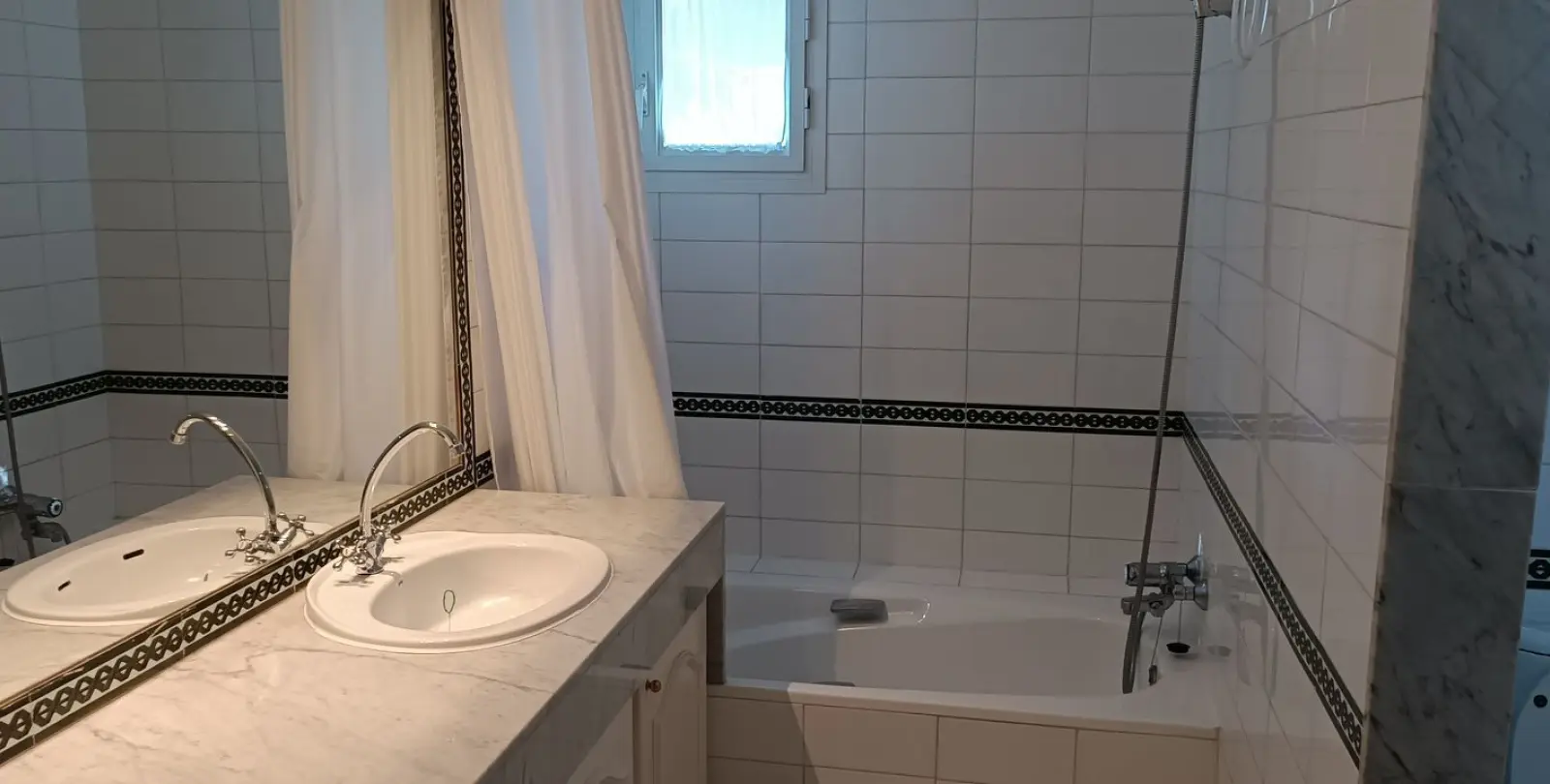 Sale of penthouse duplex in Guadalmina Baja 14
