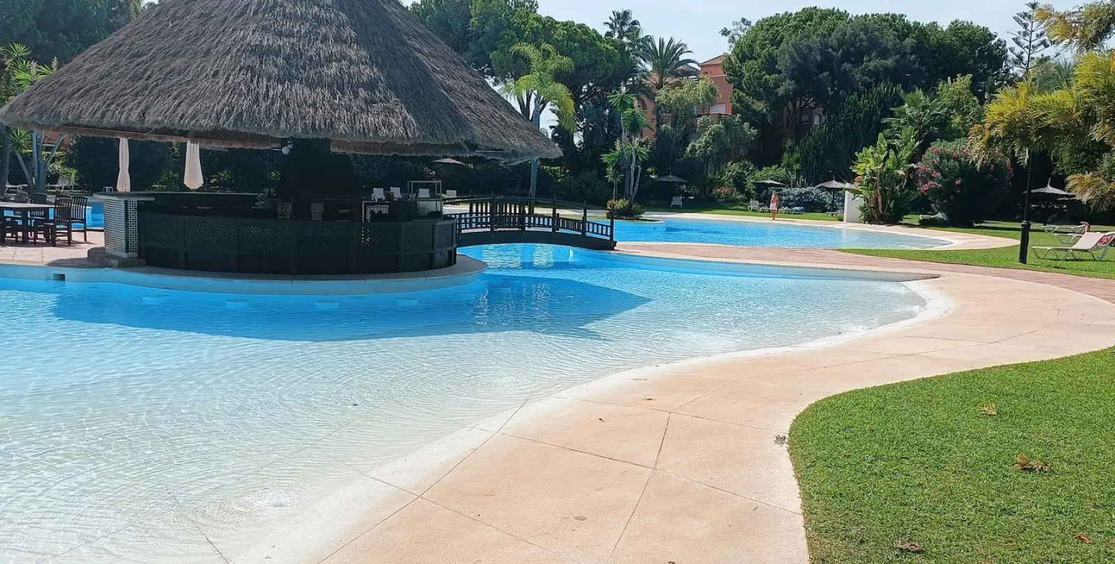 Sale of penthouse duplex in Guadalmina Baja 25