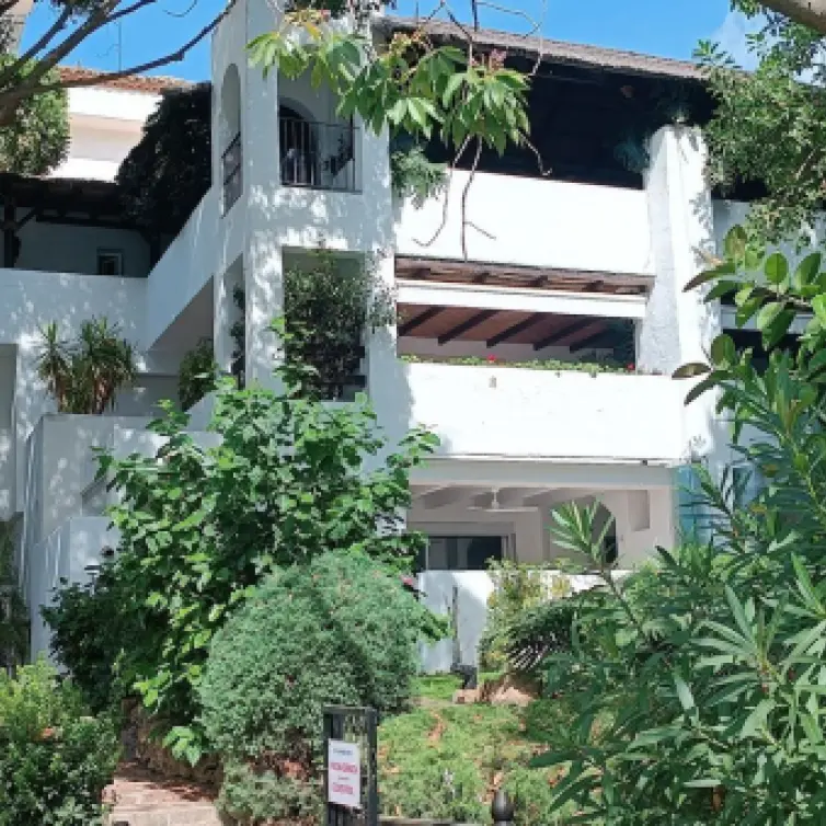 Sale of penthouse duplex in Guadalmina Baja