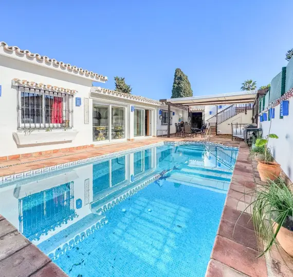 Oтдельно стоящая вилла R5163850