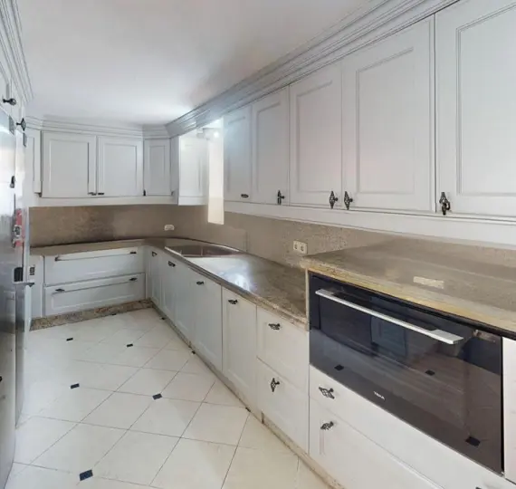 Oтдельно стоящая вилла R5163850