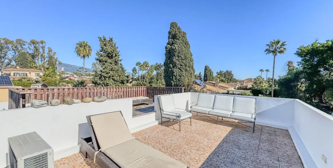 Продажа  отдельно стоящей виллы в Estepona (район Costalita) 7