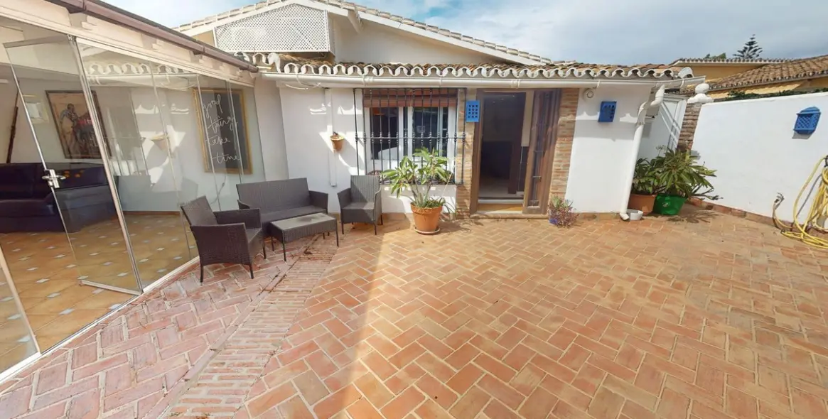 Продажа  отдельно стоящей виллы в Costalita 20