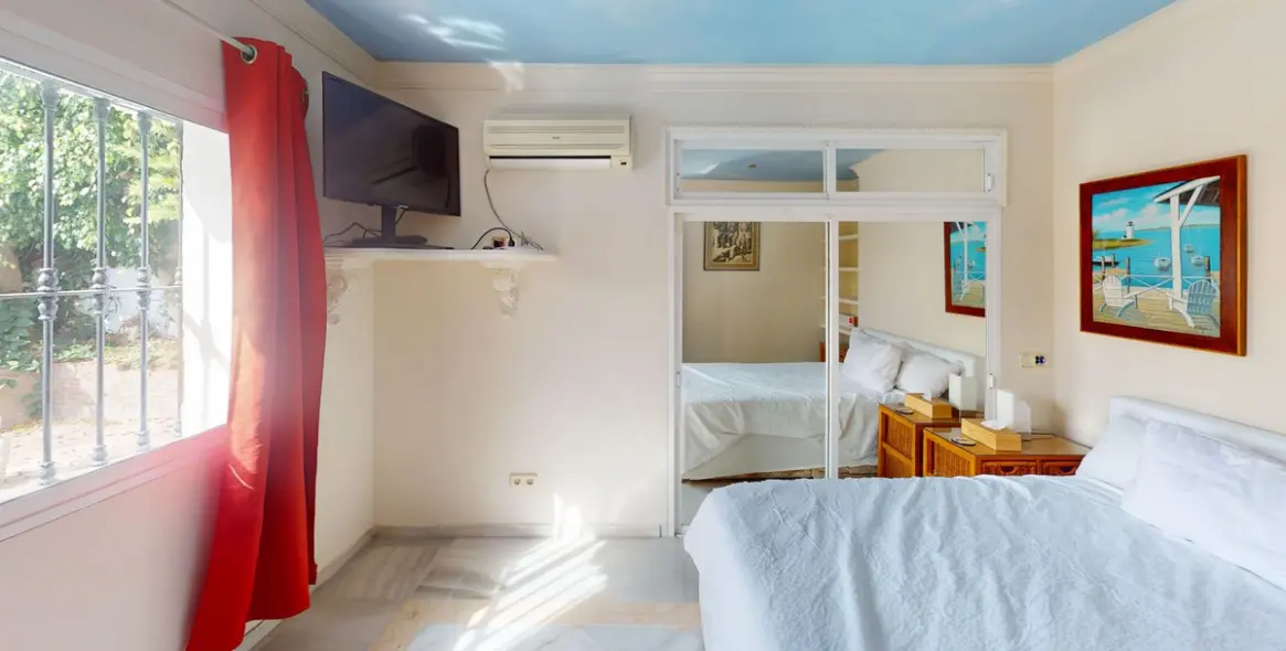 Sale of detached villa in Costalita 26