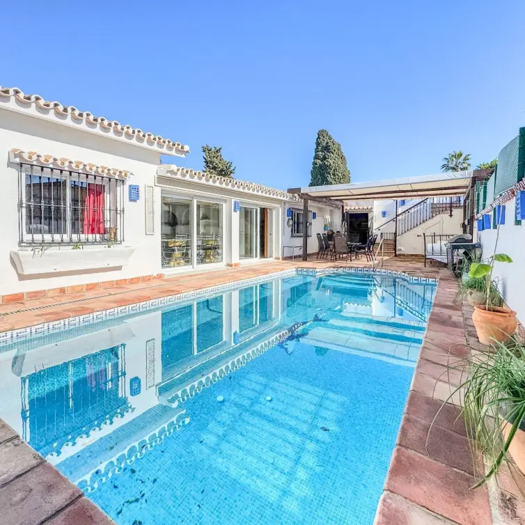 Venta de villa independiente en Costalita