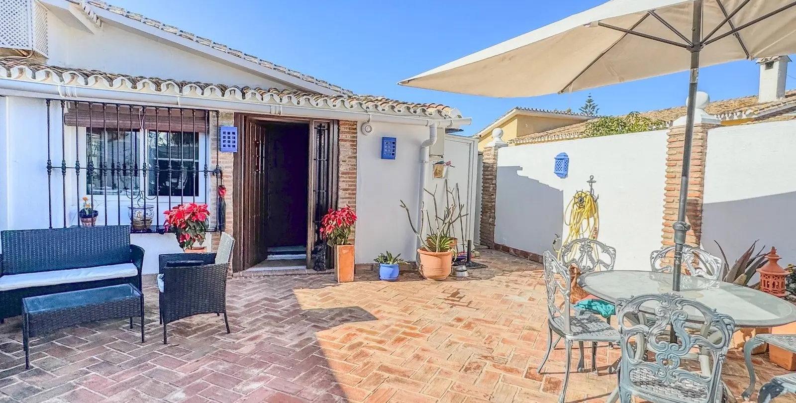 Sale of detached villa in Costalita 2