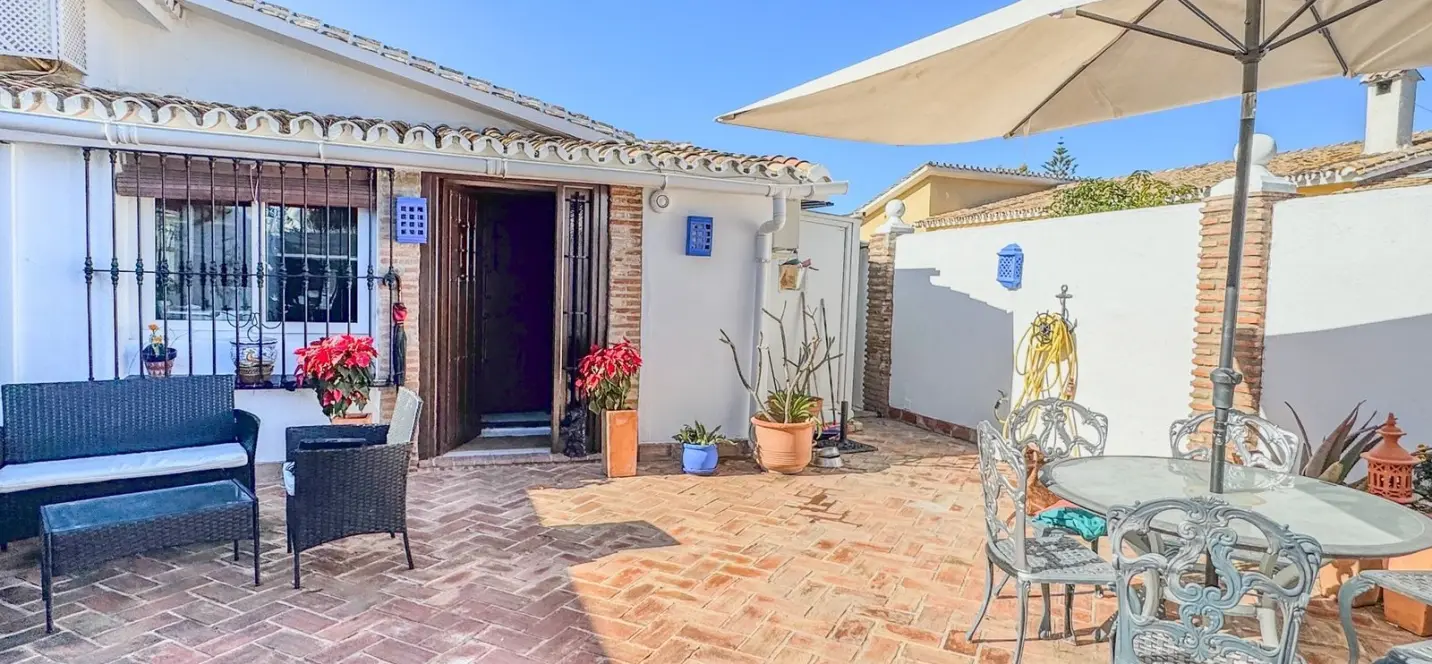 Venta de villa independiente en Costalita 1