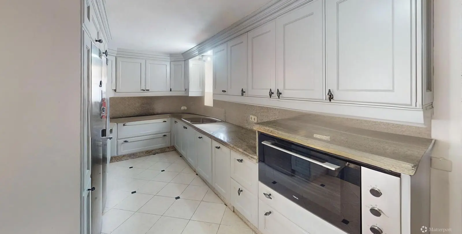 Sale of detached villa in Costalita 5