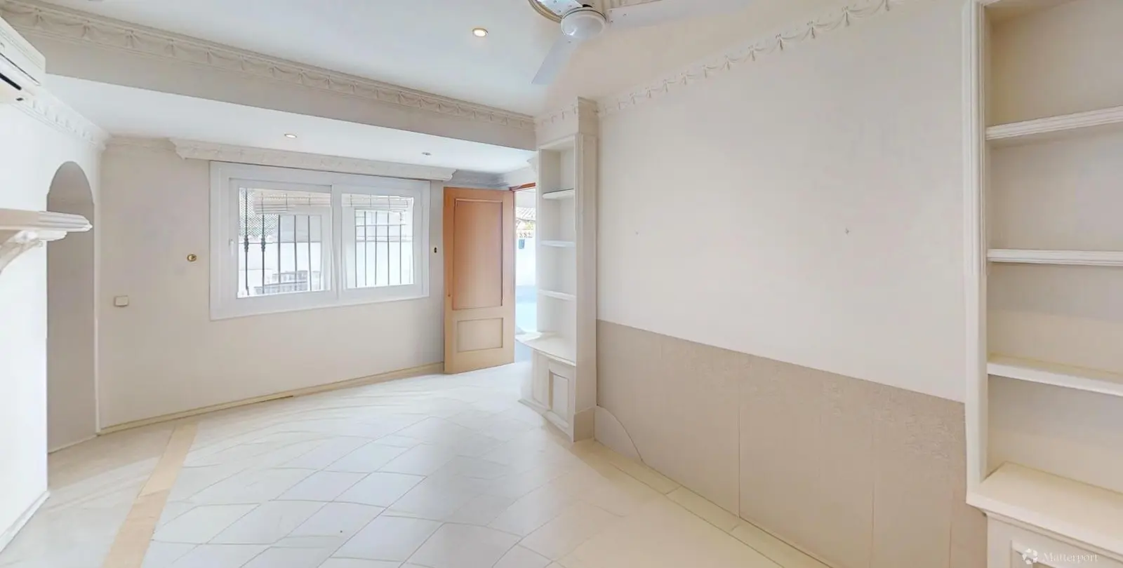 Sale of detached villa in Costalita 14
