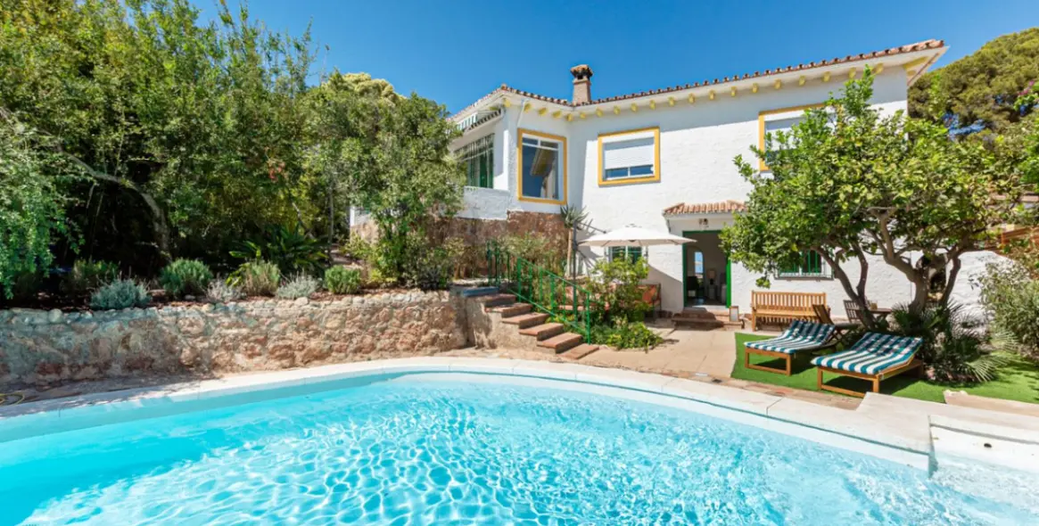 Продажа  отдельно стоящей виллы в Torremolinos 1