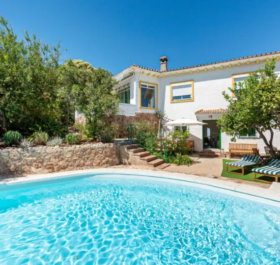 Продажа  отдельно стоящей виллы в Torremolinos