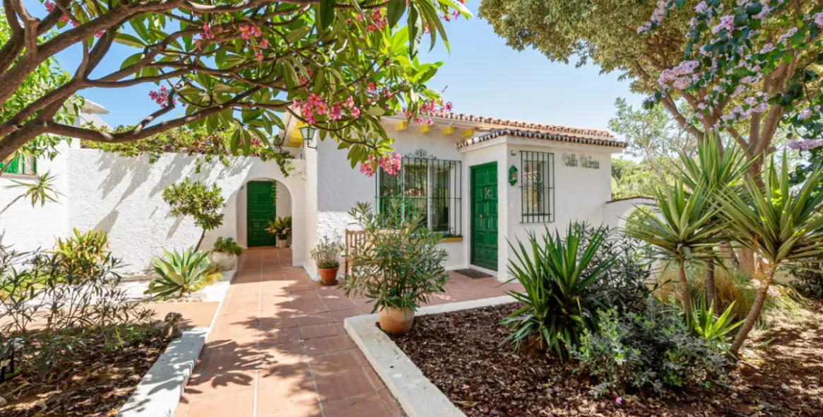 Продажа  отдельно стоящей виллы в Torremolinos 18