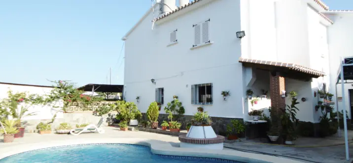 Venta de villa independiente en Coín 1